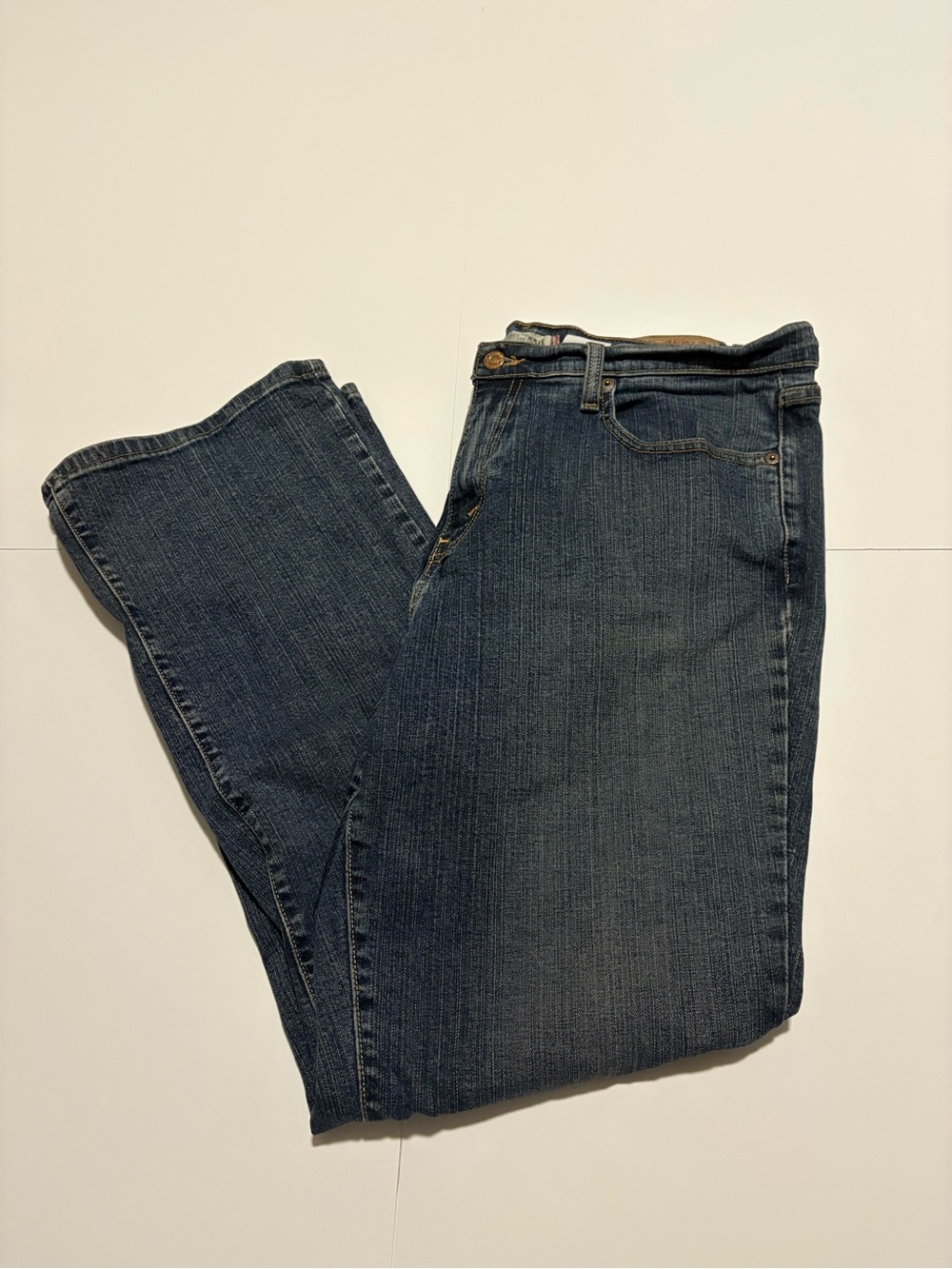 Levi’s 550 Relaxed Bootcut Jeans Size 18W Blue Denim 35x30.5